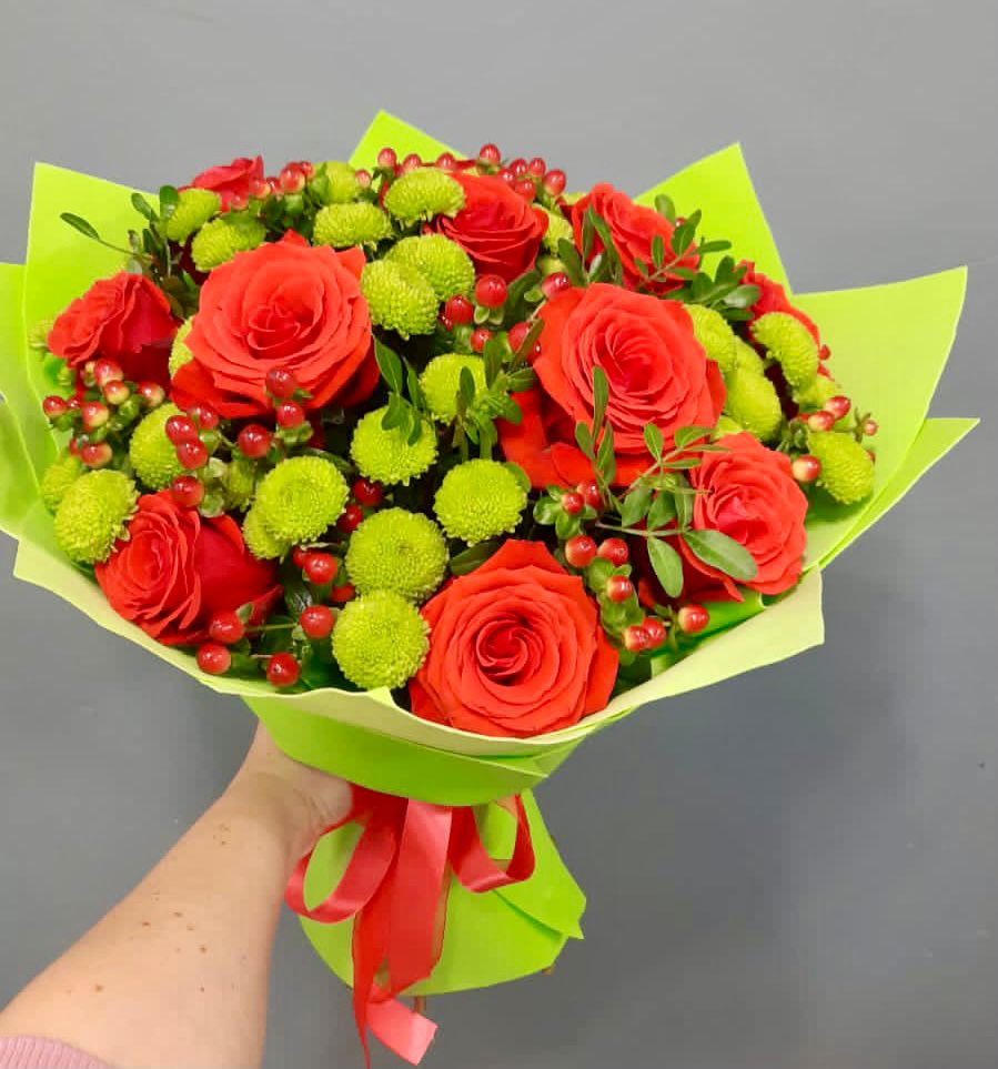 Букет цветов из: Хризантемы и Розы в Пустошу