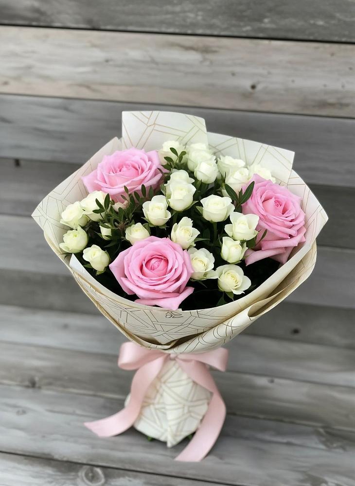 Букет цветов из: Розы в Пустошу