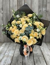 Букет цветов из:  Розы и Лизиантусы в Пустошу