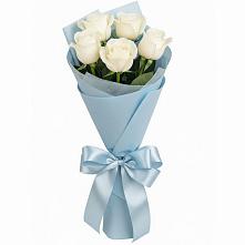 Букет 5 Белых роз Проуд в Пустошу