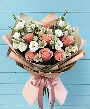 Букет цветов из:  Розы, Альстромерии и Лизиантусы в Пустошу