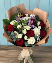 Букет цветов из:  Розы и Альстромерии в Пустошу