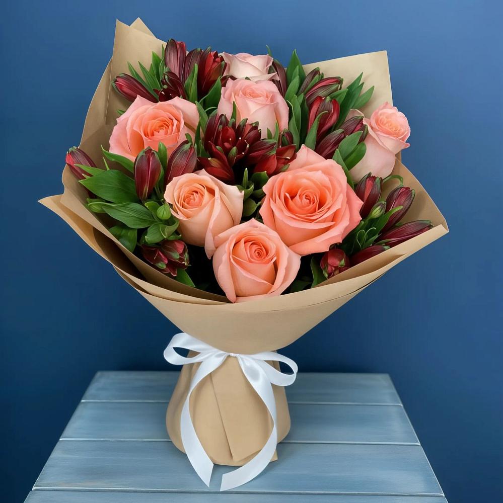 Букет цветов из: Розы и Альстромерии в Пустошу