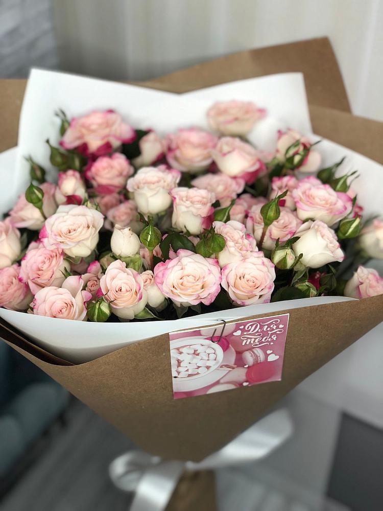 Букет цветов из: Розы в Пустошу