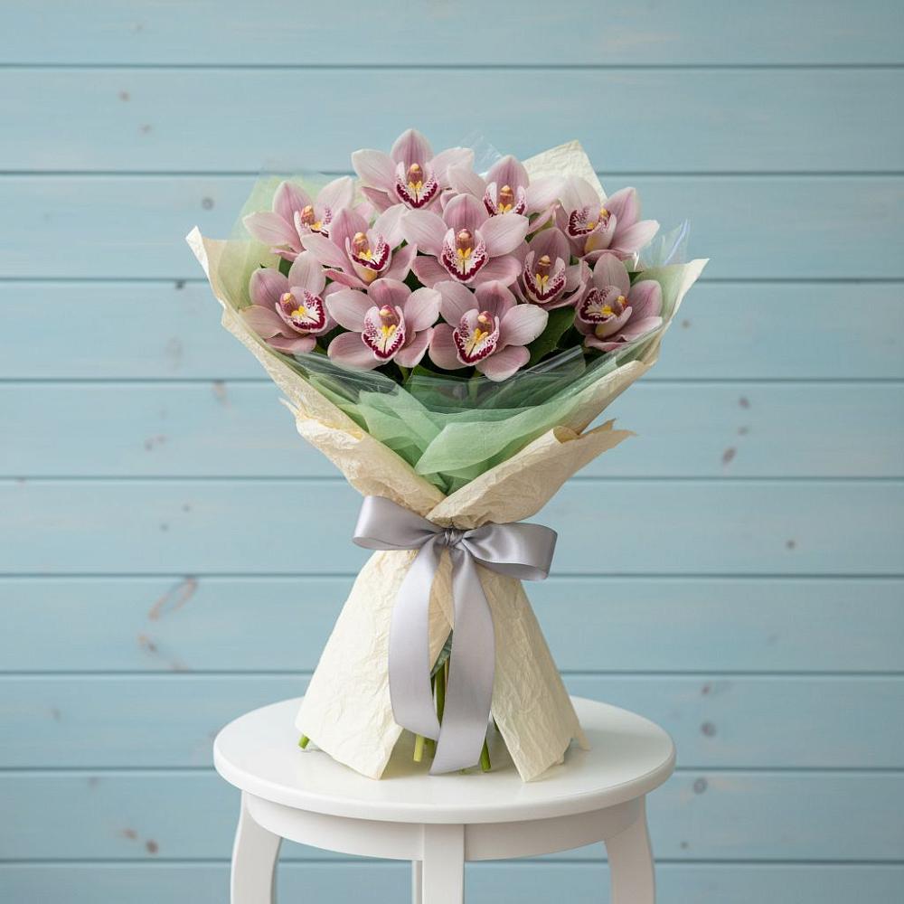 Букет цветов из: Орхидеи и Розы в Пустошу