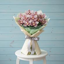 Букет цветов из:  Орхидеи и Розы в Пустошу