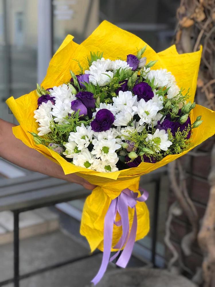 Букет цветов из: Ирисы, Хризантемы и Ромашки в Пустошу