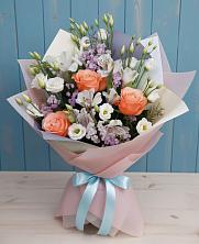 Букет цветов из:  Лизиантусы, Розы, Альстромерии и Гипсофила в Пустошу