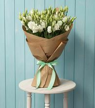 Букет цветов из:  Лизиантусы в Пустошу