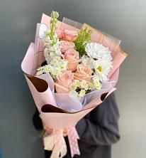 Букет цветов из:  Хризантемы и Розы в Пустошу