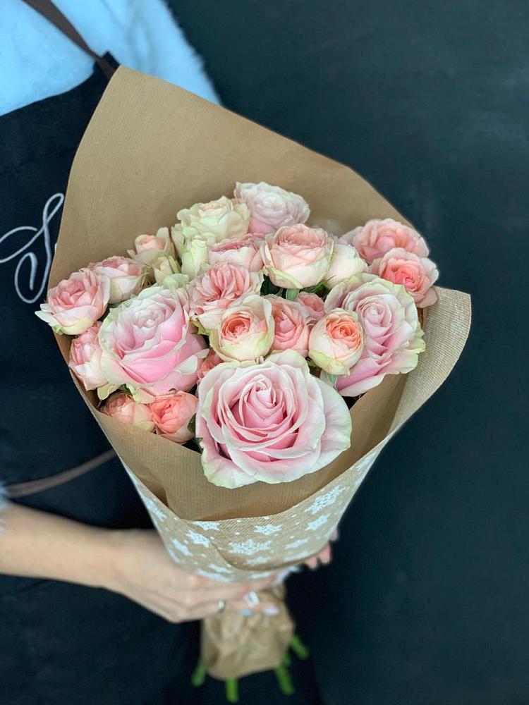 Букет цветов из: Хризантемы и Розы в Пустошу