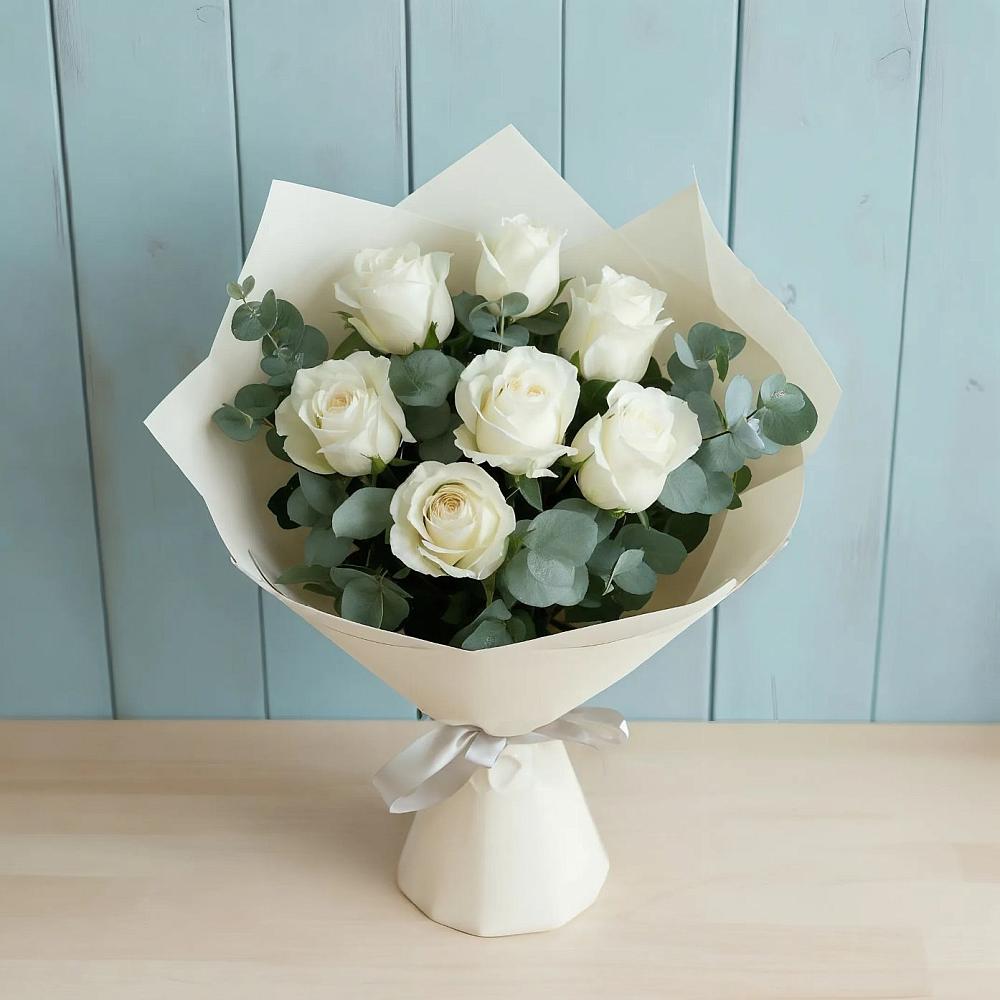 Букет Белые розы в Эвкалипте в Пустошу