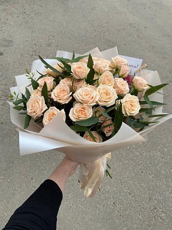 Букет Кремовые розы Латте в Пустошу