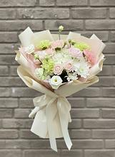 Букет цветов из:  Гвоздики, Розы, Лизиантусы и Хризантемы #REPLACE_PRED# Пустошу