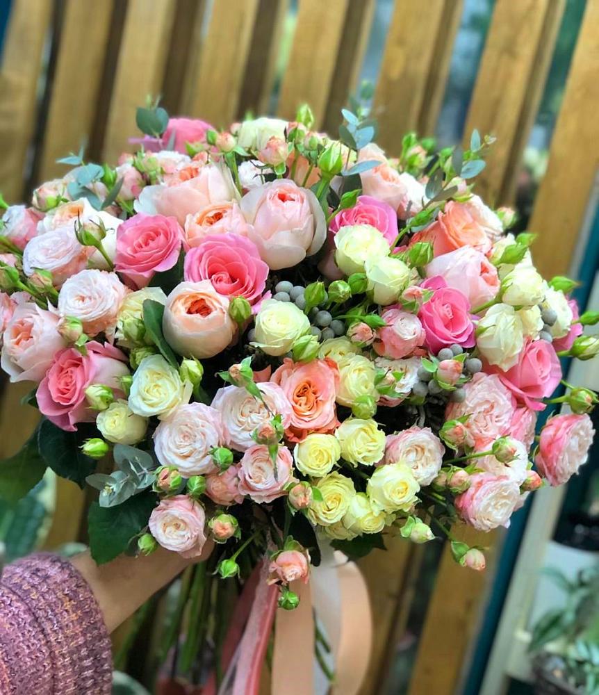 Букет цветов из: Розы в Пустошу