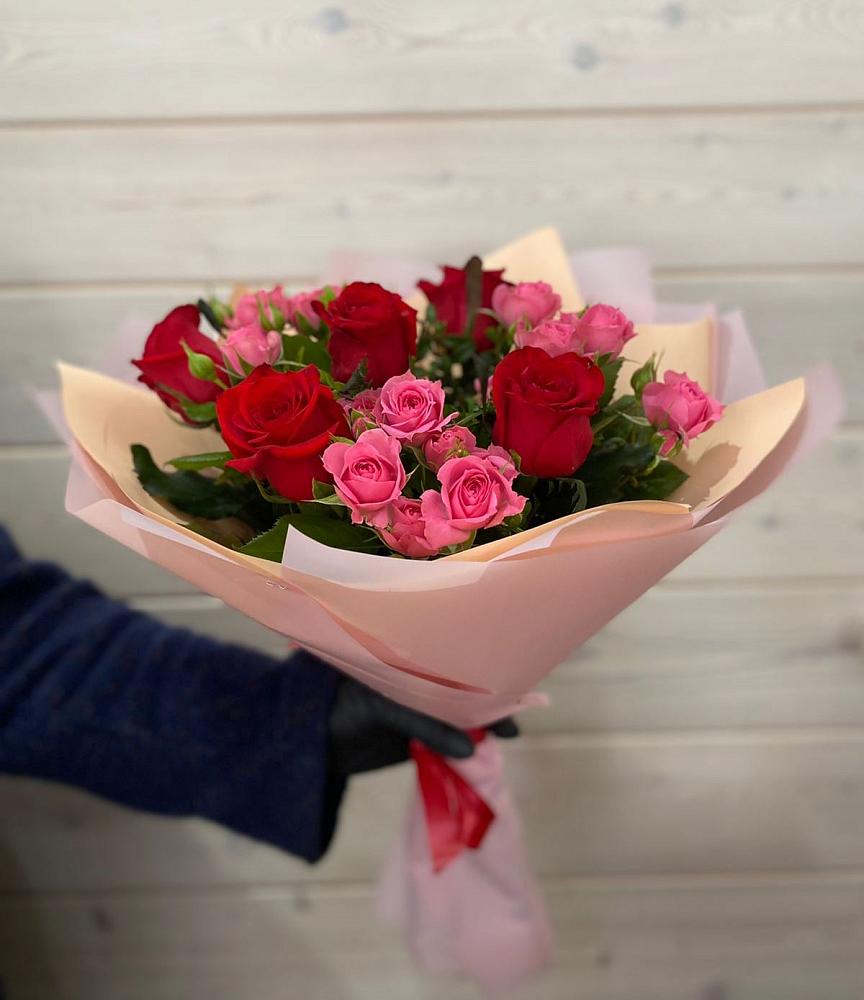 Букет цветов из: Розы в Пустошу