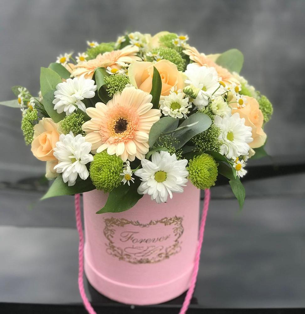 Цветочная композиция из Розы, Герберы и Хризантемы в шляпной коробке в Пустошу